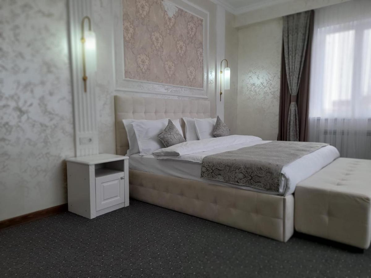 Dora Hotel Sjymkent Exteriör bild