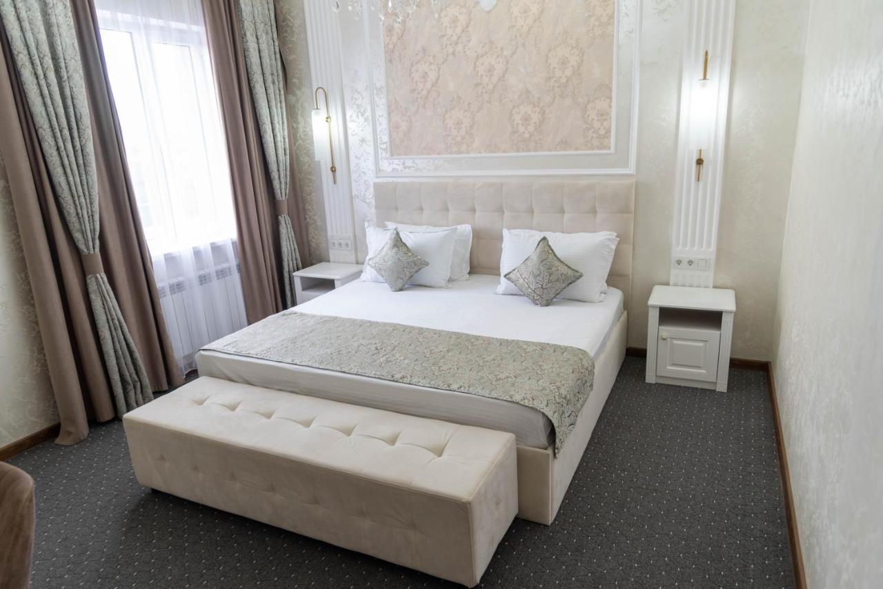 Dora Hotel Sjymkent Exteriör bild